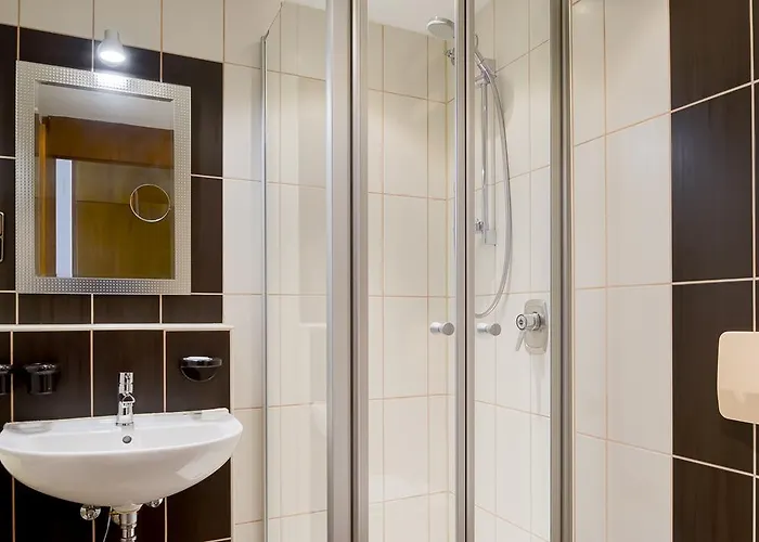 Am Brenner Отель Таубербишофсхайм